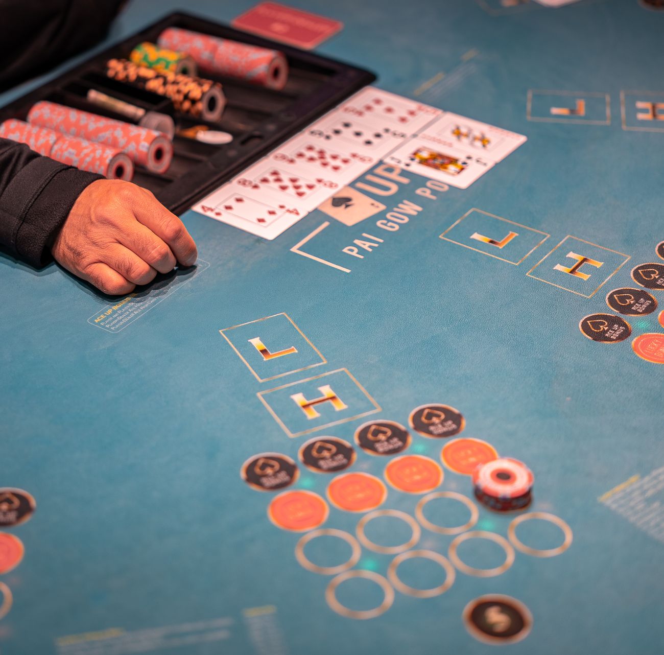 Ace up pai gow poker